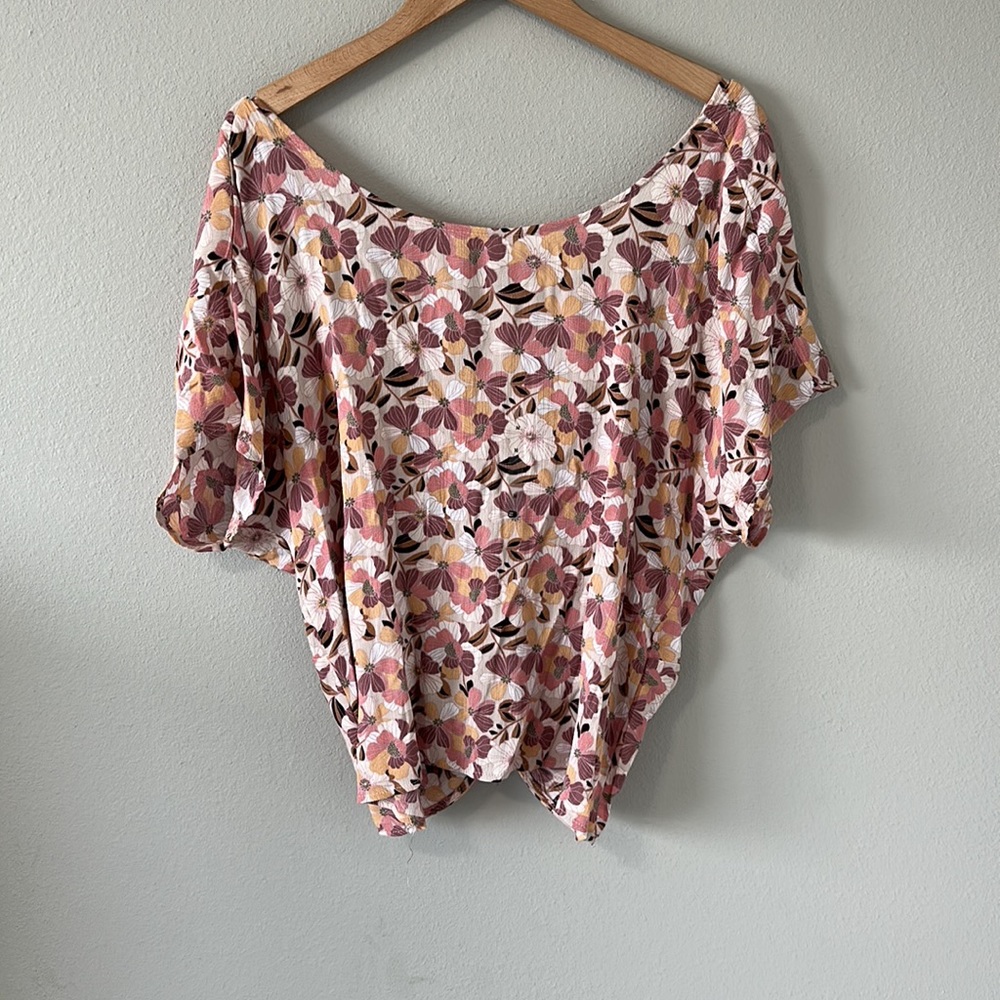 Willow + Root Twisted Open Back Top Versatile Floral Print Medium Multi Color - Picture 13 of 15